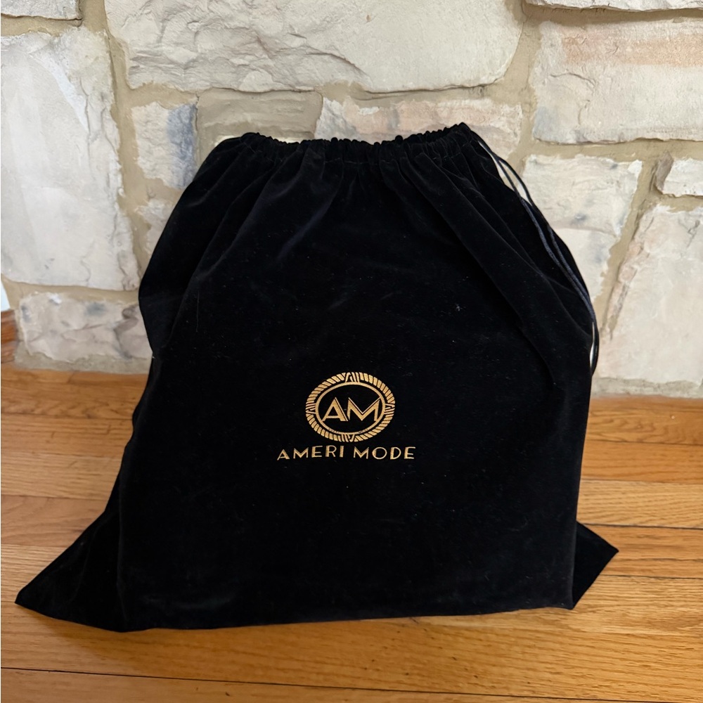 Black Croc-Embossed Structured Top-Handle Bag with Wallet - Picture 2 of 13